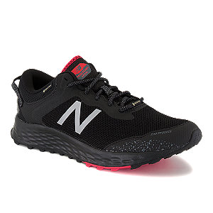 Image of New Balance Fresh Foam Arishi Trail GoreTex Herren Sneaker Schwarz bei OchsnerShoes.ch