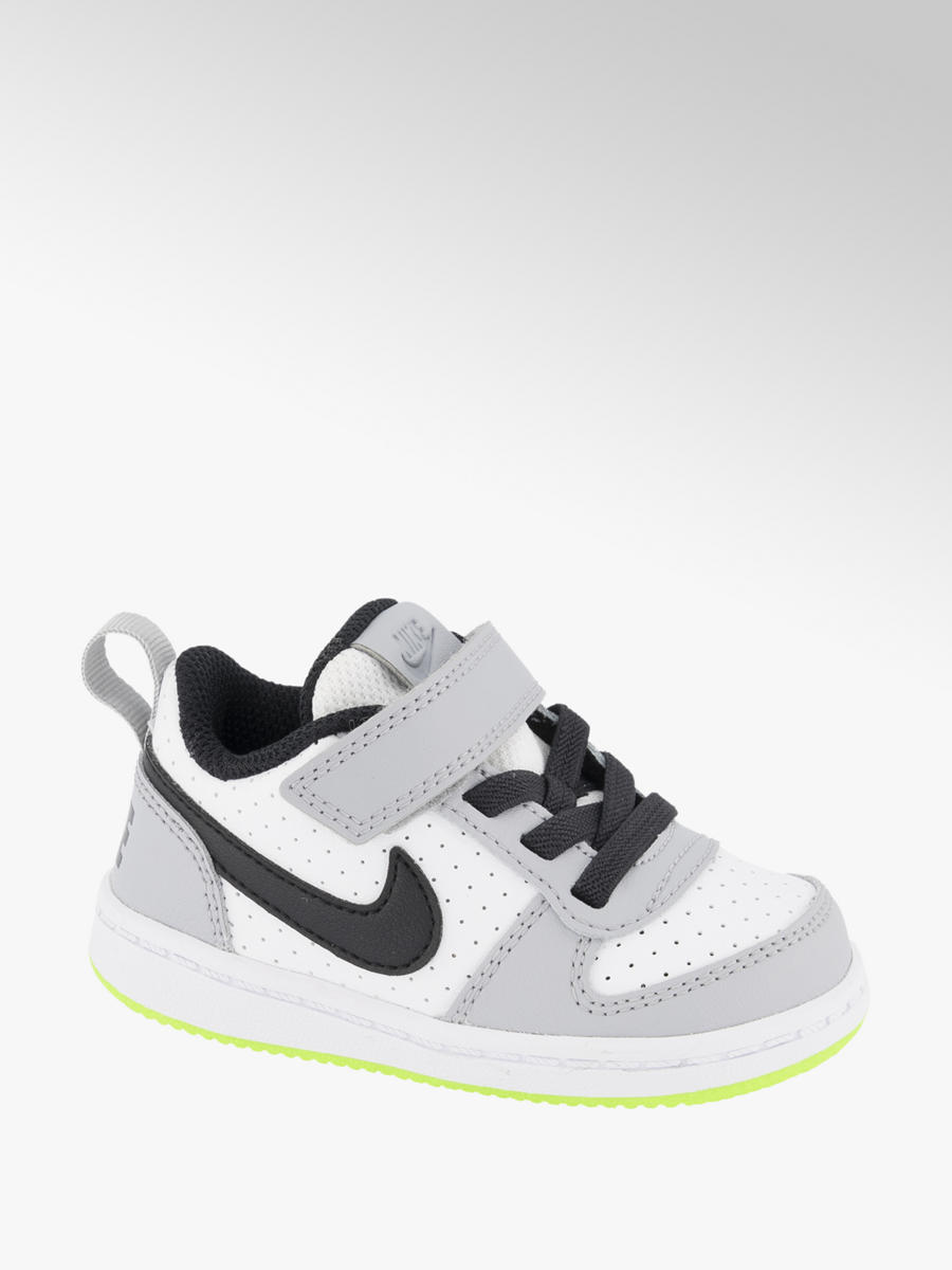 nikes jongen