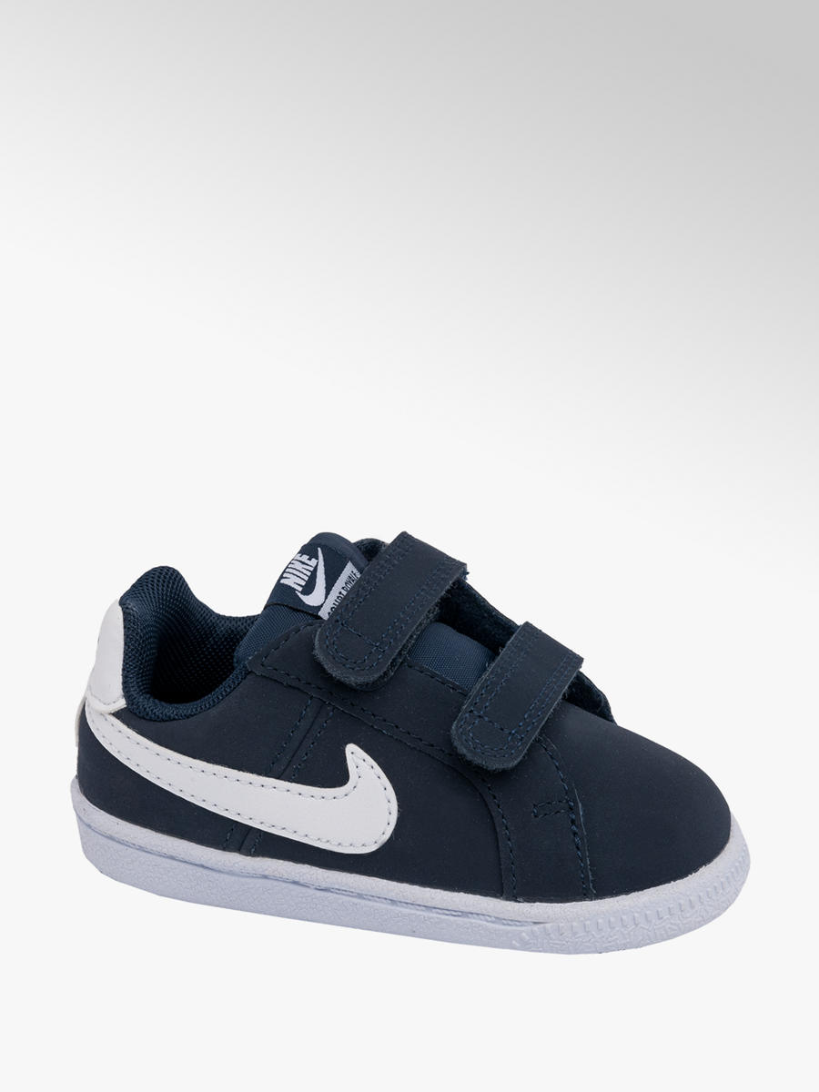 childrens navy nike trainers