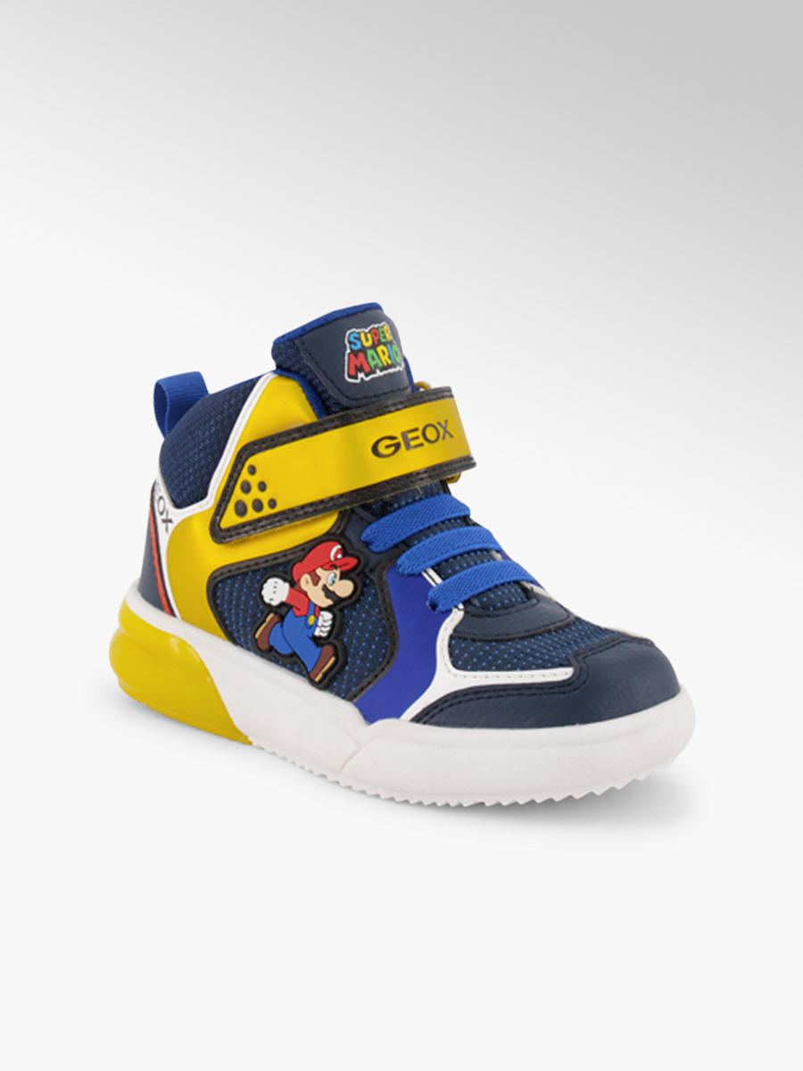 Acquistate sneaker da bambino trendy nello shop online di Ochsner Shoes.