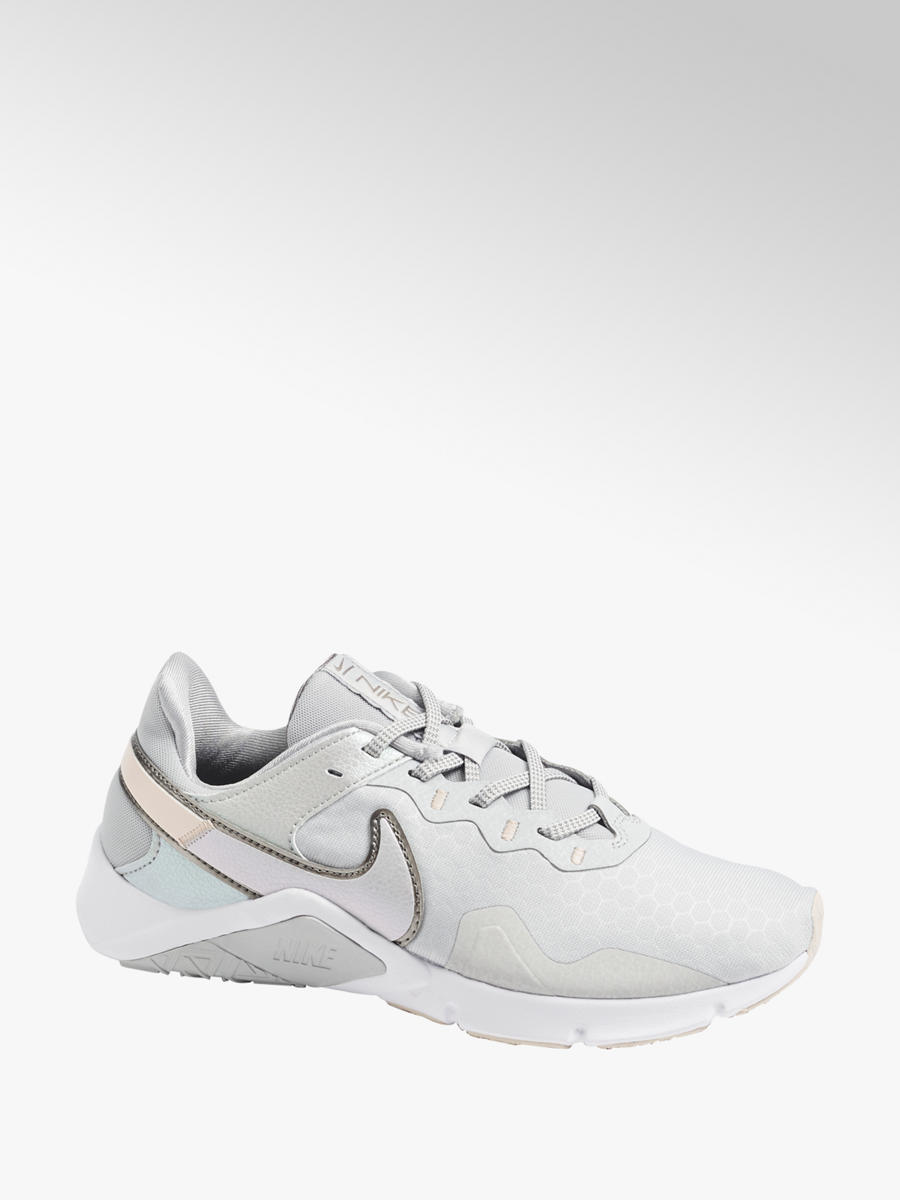 legend essential 2 nike