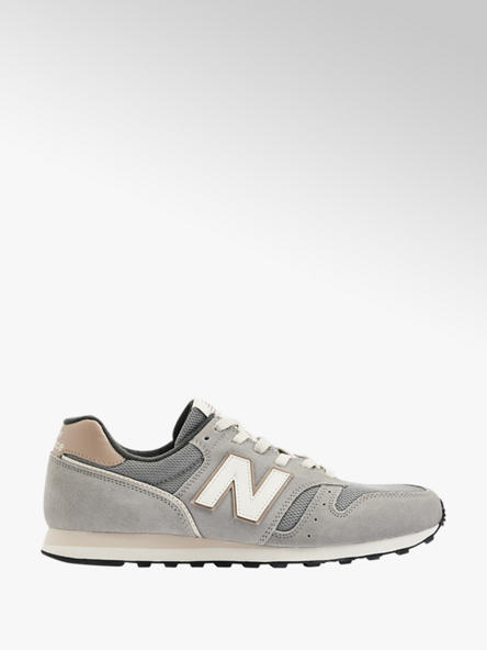 New Balance Sneaker in Grau 